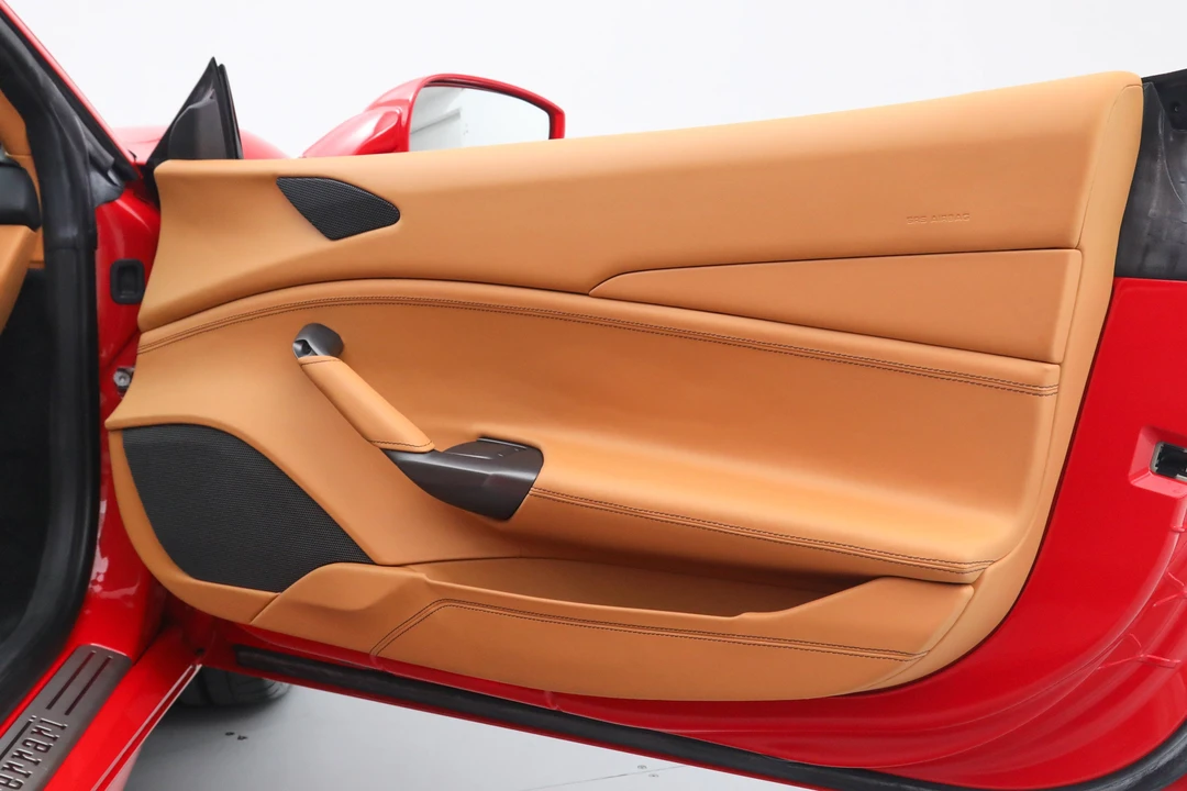 2016 Ferrari 488 GTB - Image 16 of 31