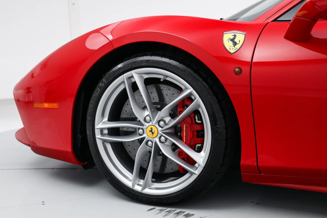 2016 Ferrari 488 GTB - Image 15 of 31