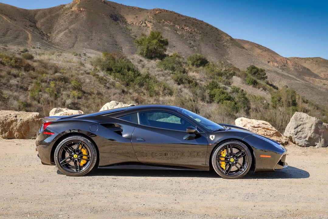 2016 Ferrari 488 GTB - Image 7 of 31