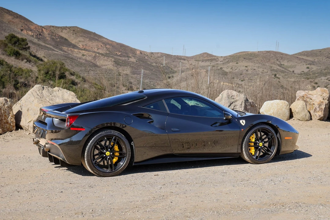 2016 Ferrari 488 GTB - Image 8 of 31