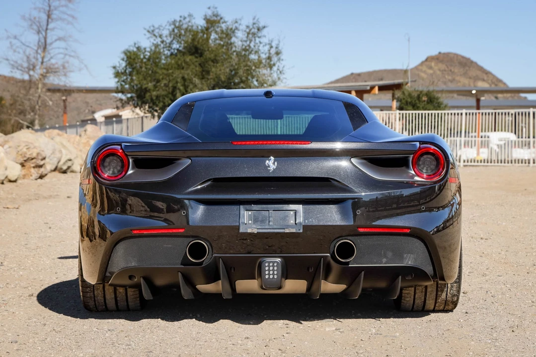 2016 Ferrari 488 GTB - Image 12 of 31