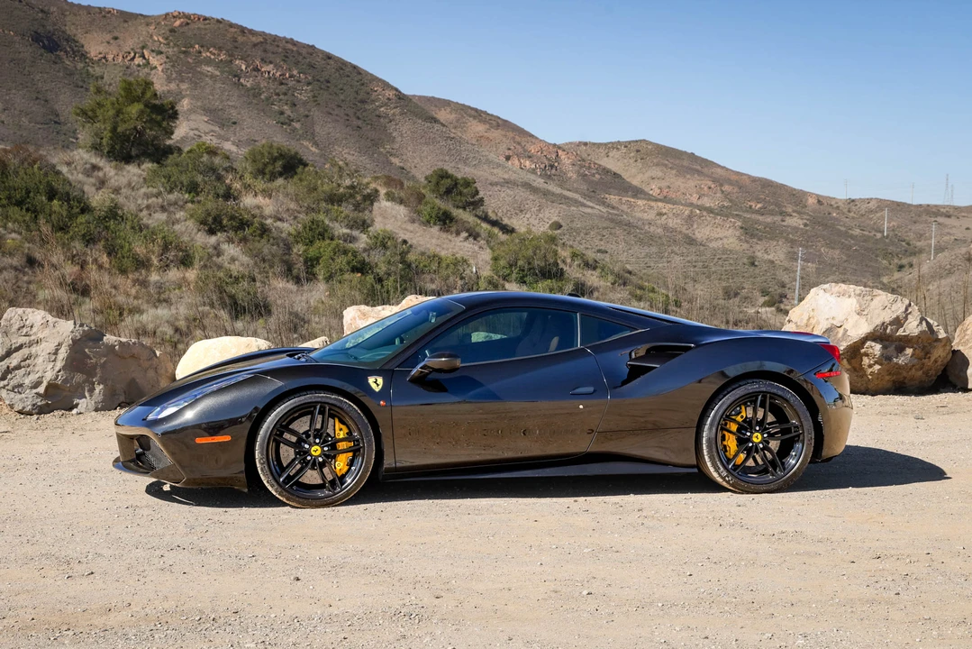 2016 Ferrari 488 GTB - Image 17 of 31