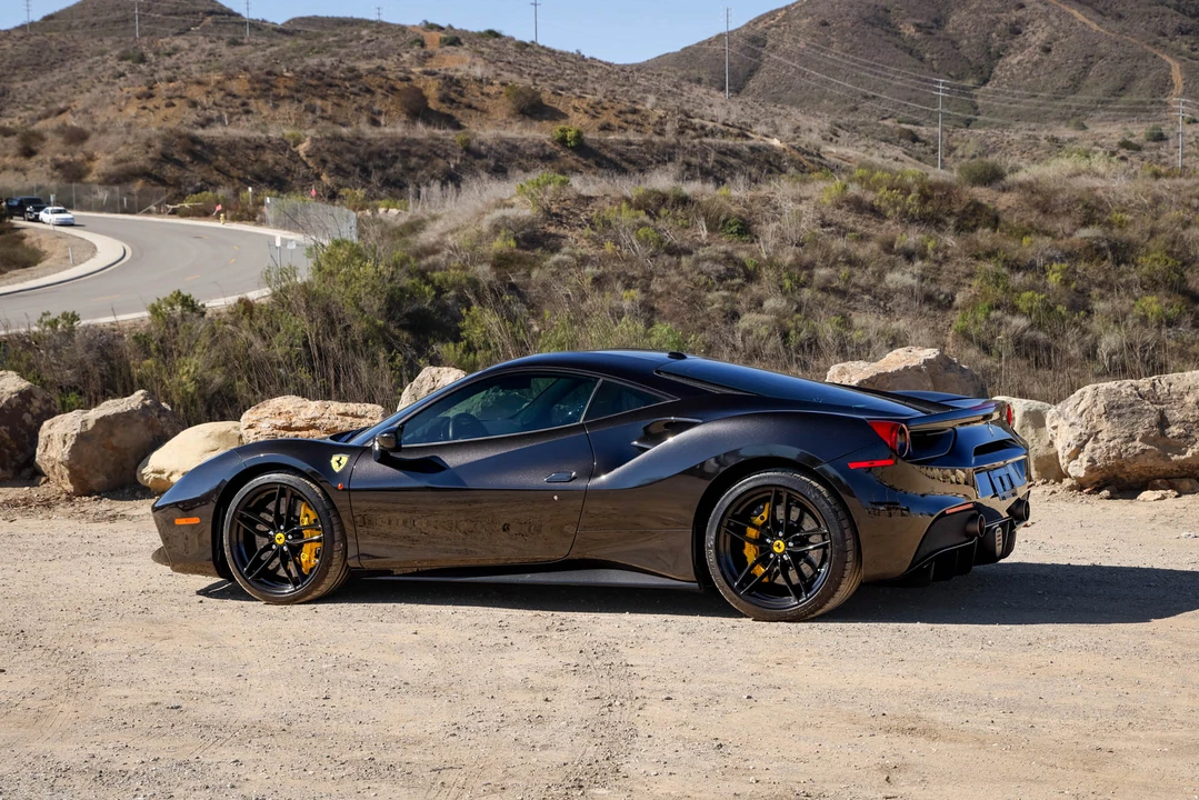 2016 Ferrari 488 GTB - Image 15 of 31