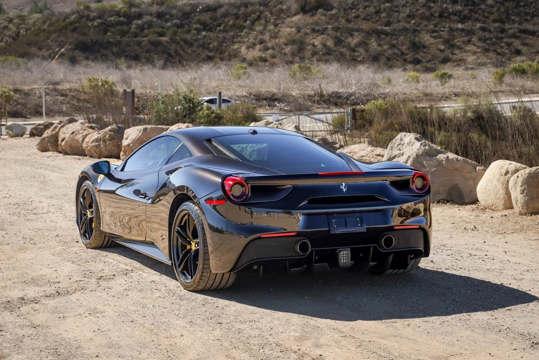 2016 Ferrari 488 GTB - Image 13 of 31