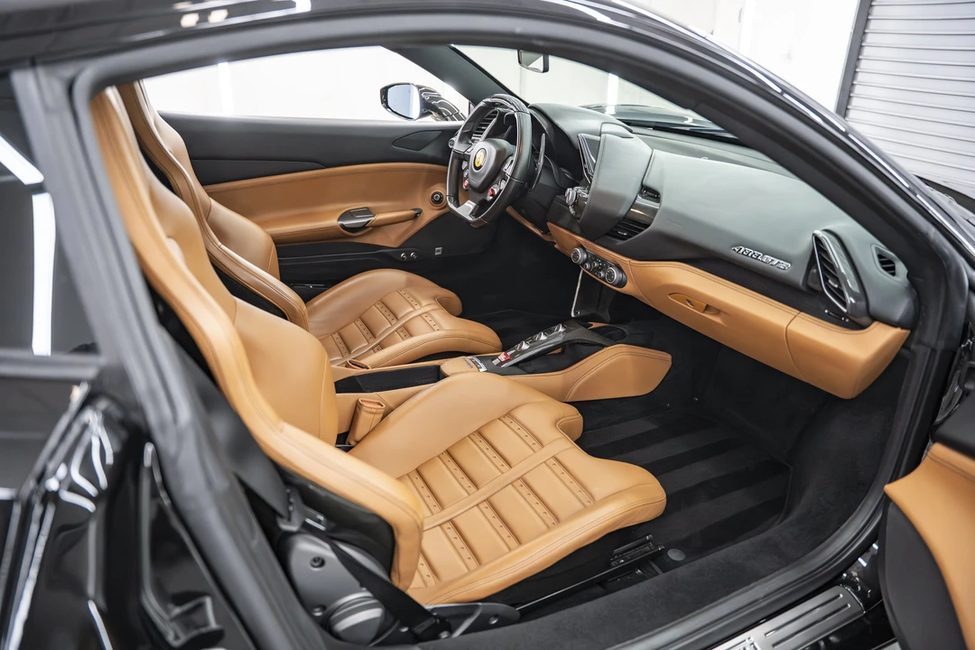 2016 Ferrari 488 GTB - Image 27 of 31
