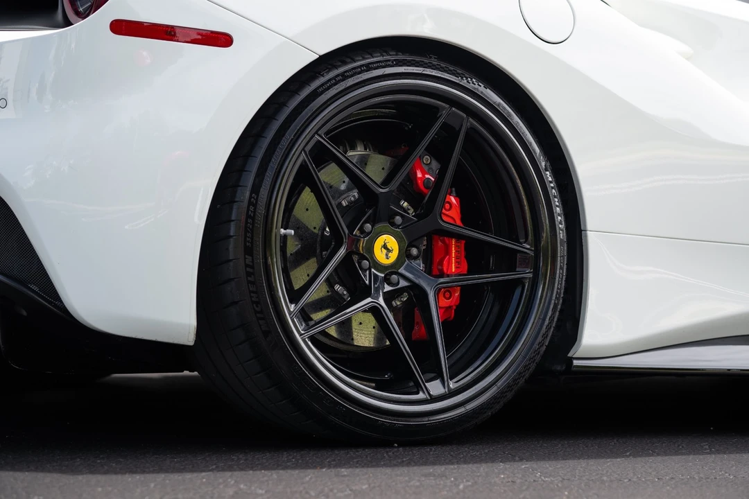 2016 Ferrari 488 GTB - Image 17 of 31