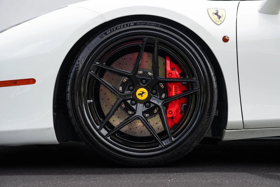 2016 Ferrari 488 GTB - Image 22 of 31