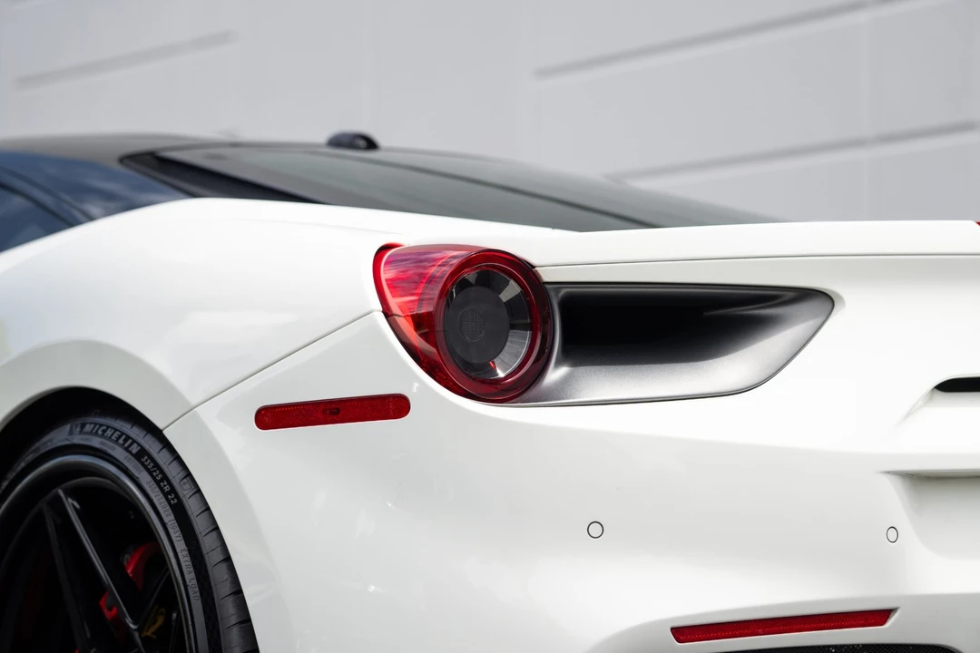 2016 Ferrari 488 GTB - Image 27 of 31