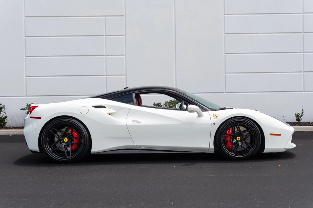 2016 Ferrari 488 GTB - Image 14 of 31