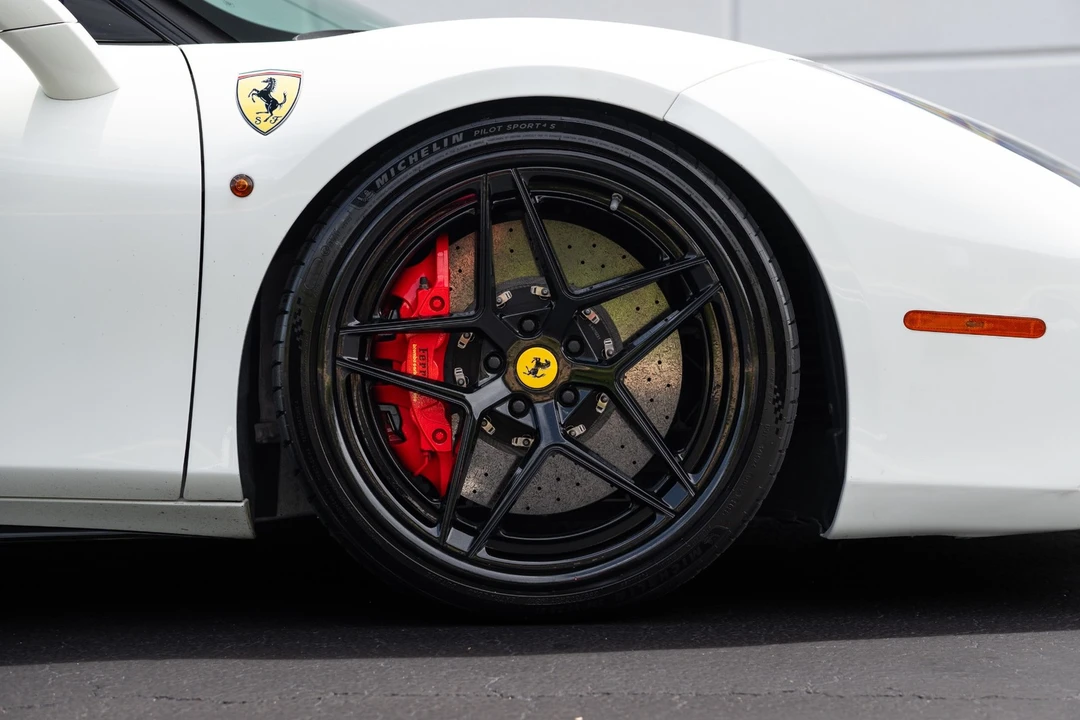 2016 Ferrari 488 GTB - Image 9 of 31