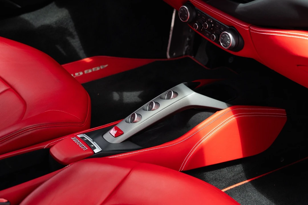 2016 Ferrari 488 GTB - Image 8 of 31