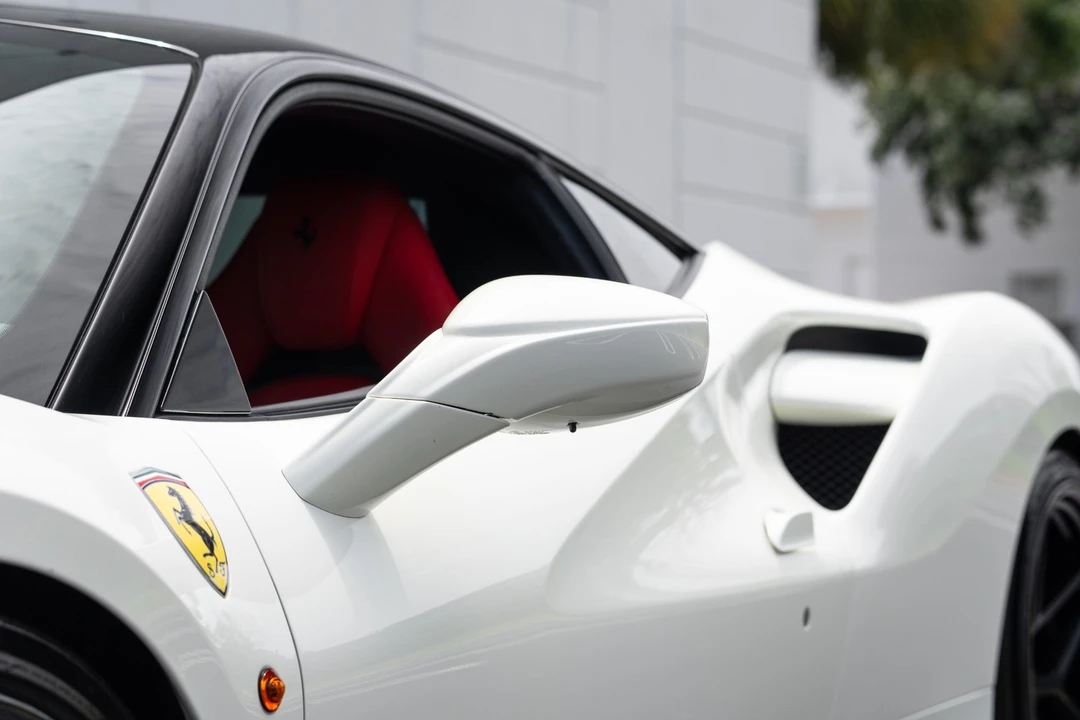 2016 Ferrari 488 GTB - Image 24 of 31