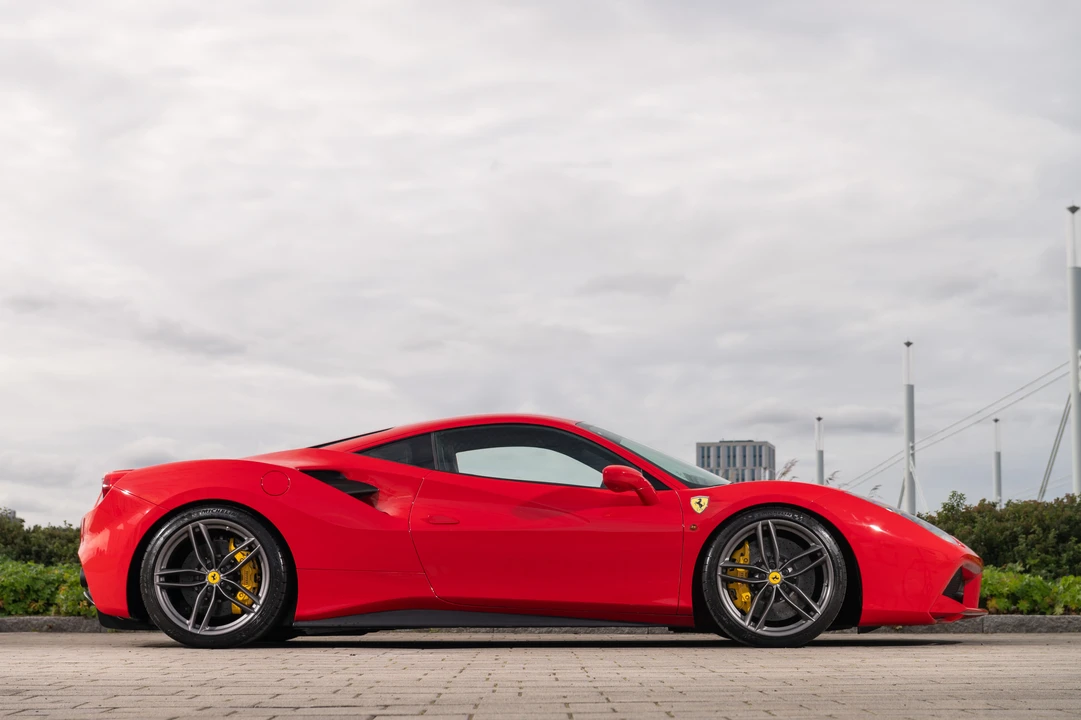 2016 Ferrari 488 GTB - Image 5 of 31