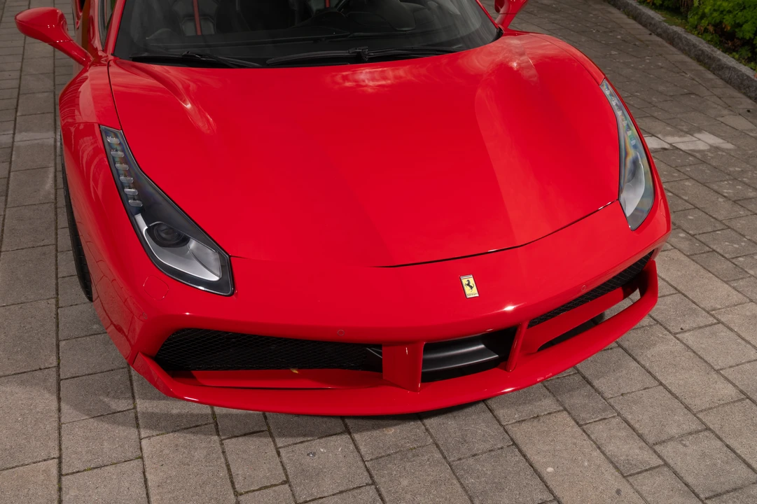 2016 Ferrari 488 GTB - Image 18 of 31