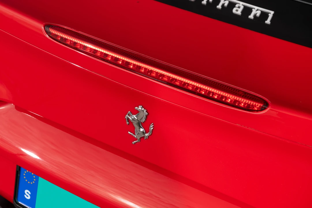 2016 Ferrari 488 GTB - Image 27 of 31