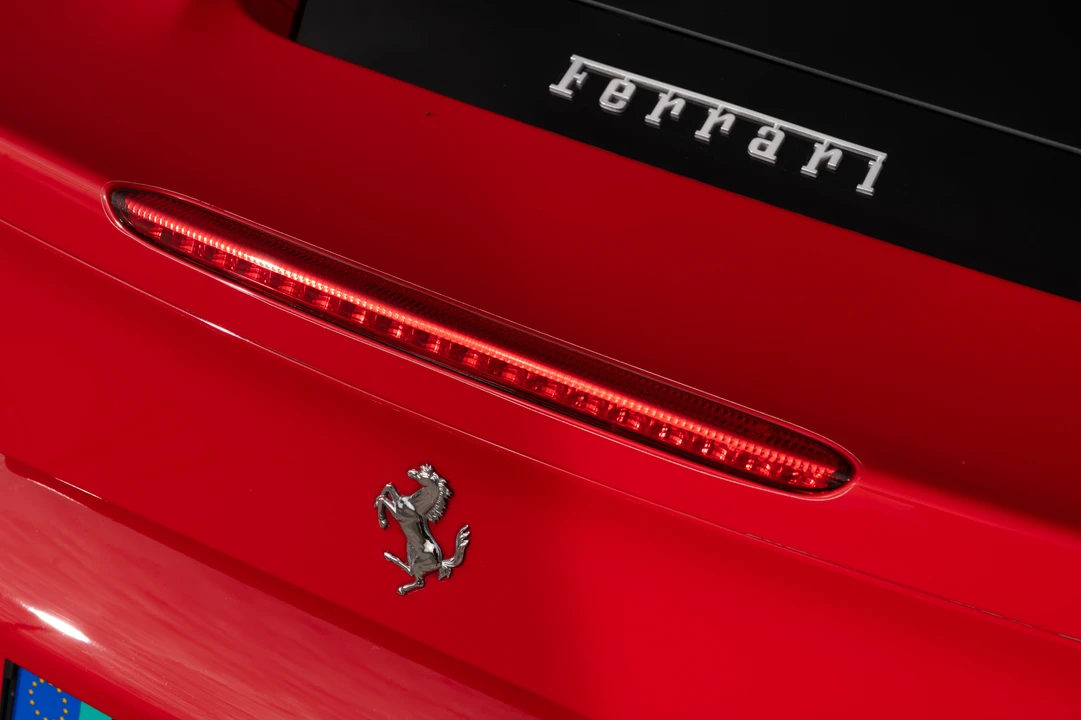 2016 Ferrari 488 GTB - Image 28 of 31