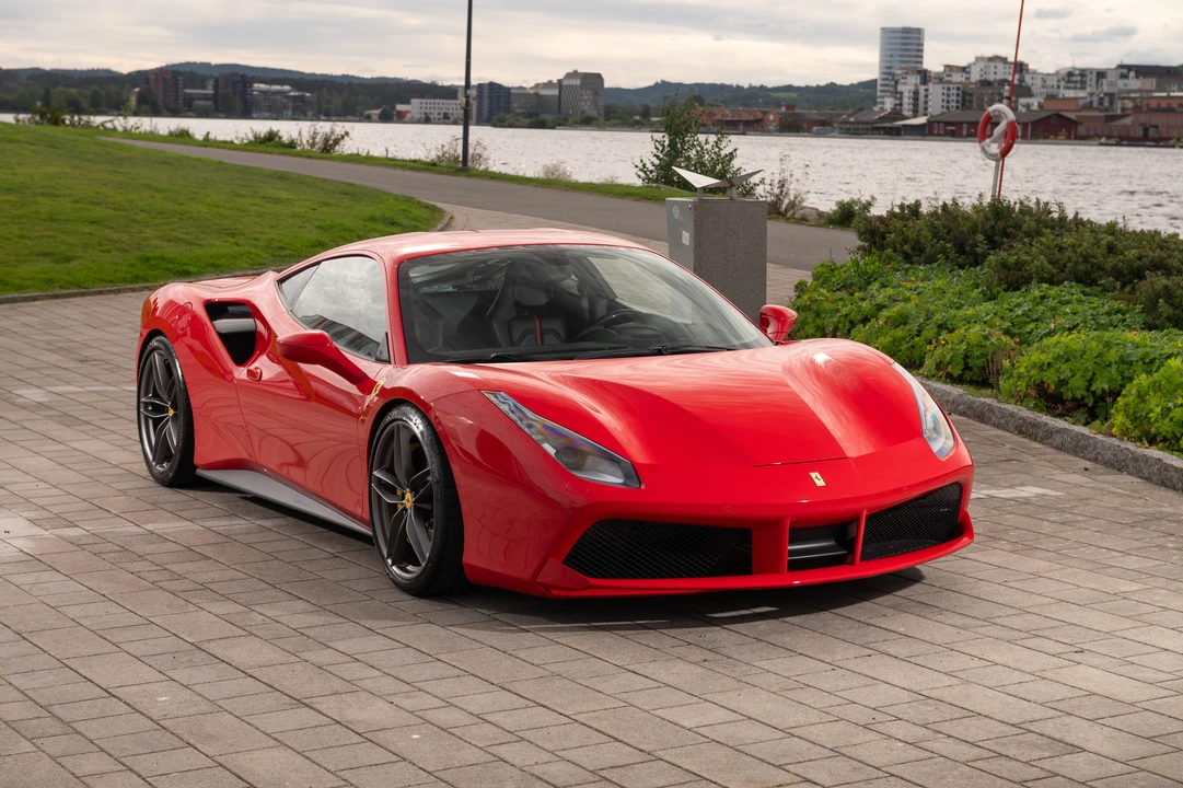 2016 Ferrari 488 GTB - Image 4 of 31