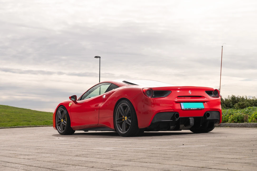 2016 Ferrari 488 GTB - Image 15 of 31
