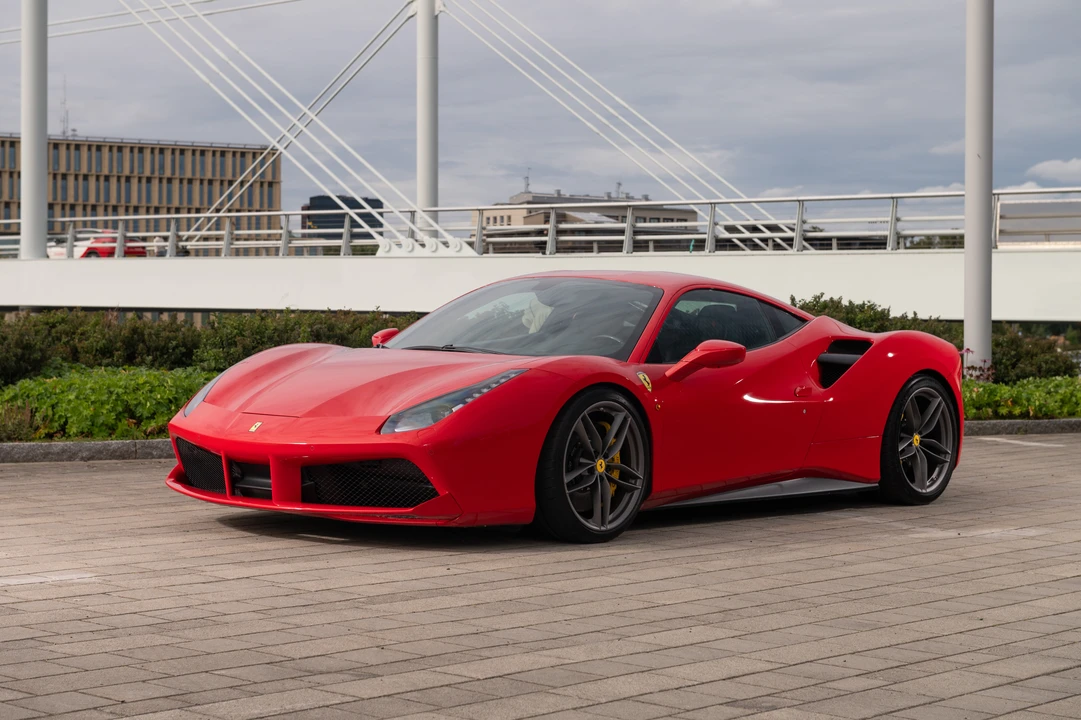 2016 Ferrari 488 GTB - Image 16 of 31