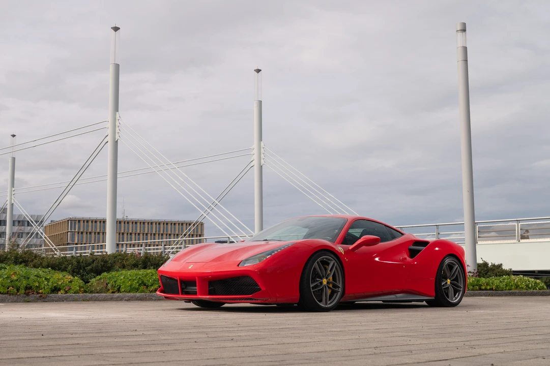 2016 Ferrari 488 GTB - Image 10 of 31