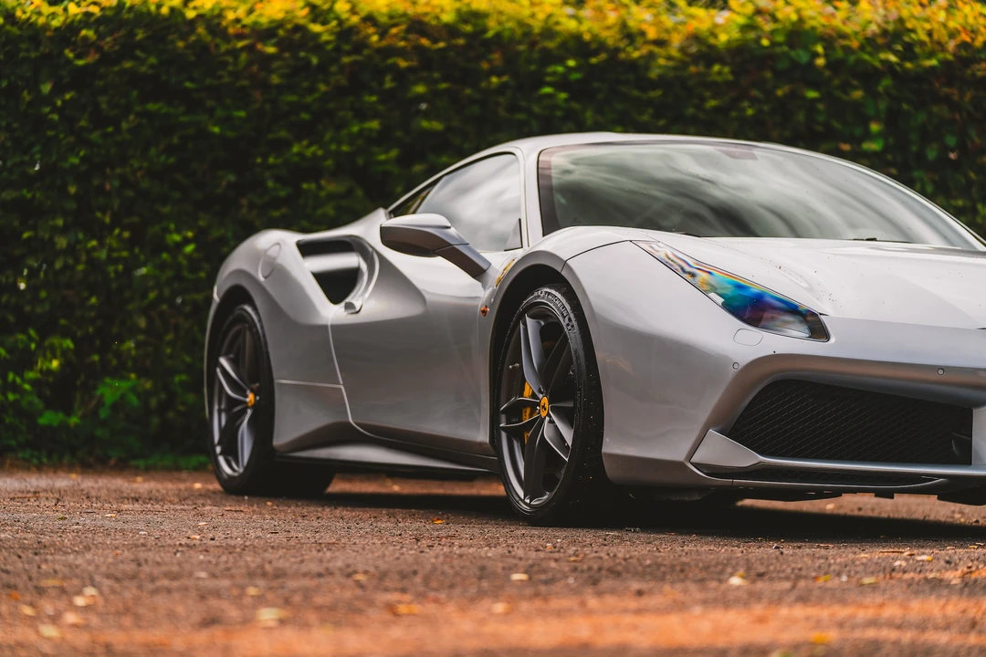2016 Ferrari 488 GTB - Image 16 of 31