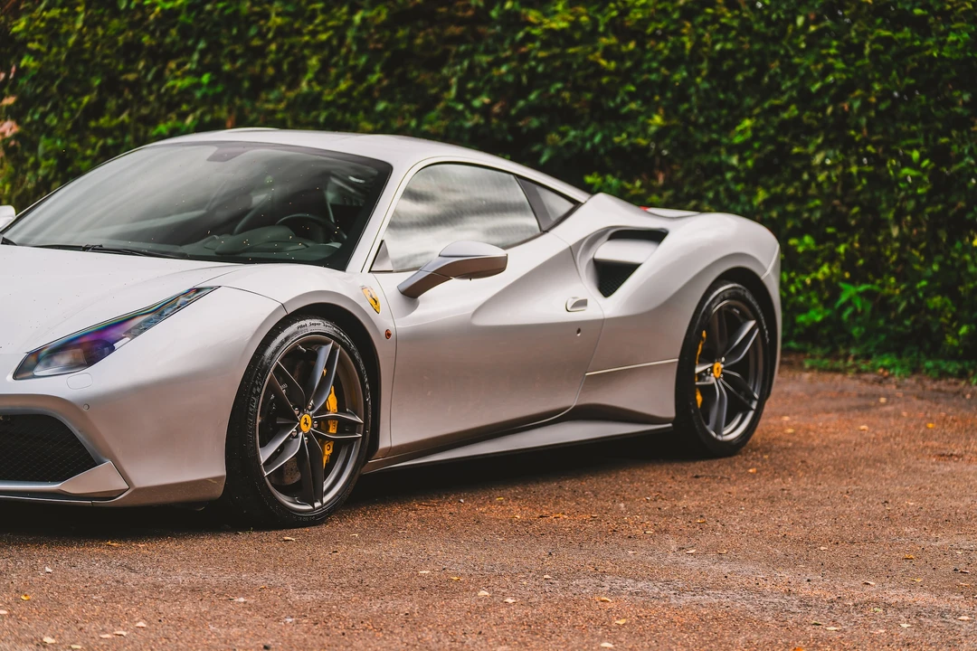 2016 Ferrari 488 GTB - Image 17 of 31