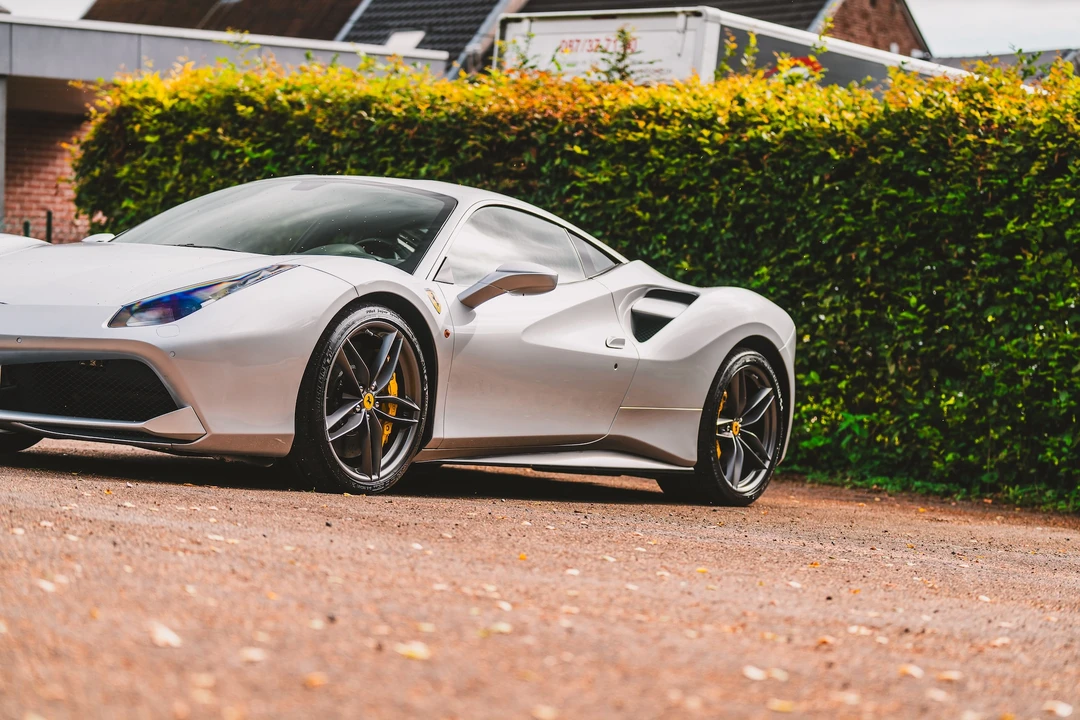 2016 Ferrari 488 GTB - Image 18 of 31