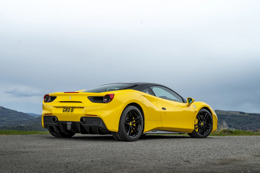 2016 Ferrari 488 GTB - Image 7 of 31