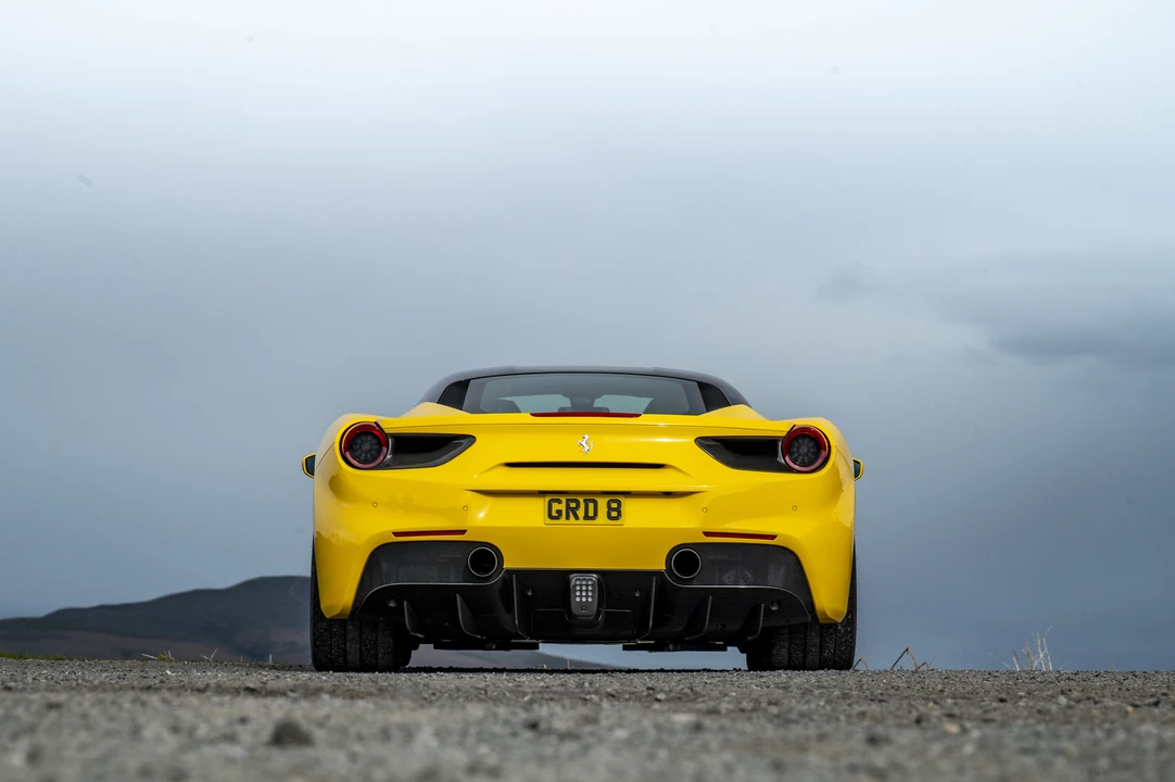 2016 Ferrari 488 GTB - Image 14 of 31
