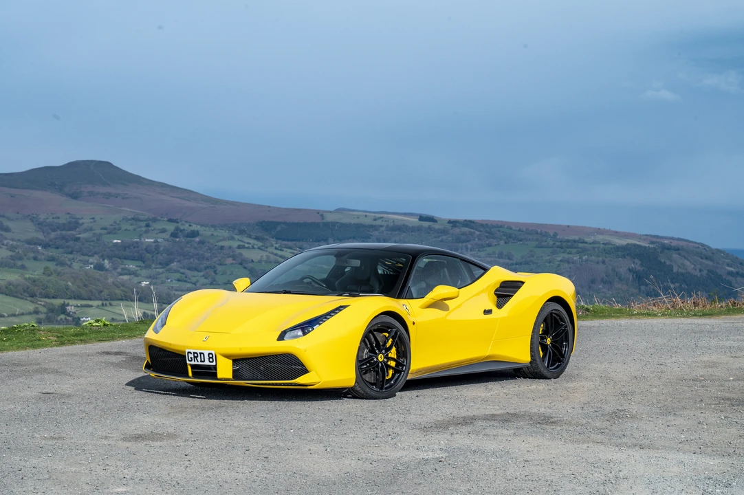 2016 Ferrari 488 GTB - Image 3 of 31