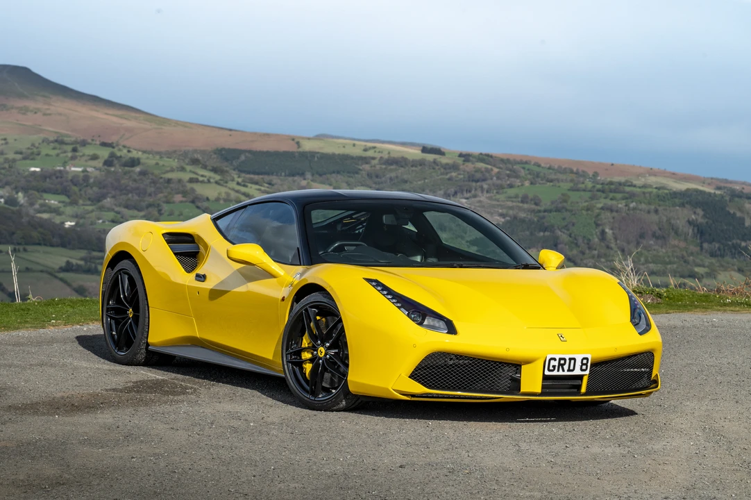2016 Ferrari 488 GTB - Image 9 of 31