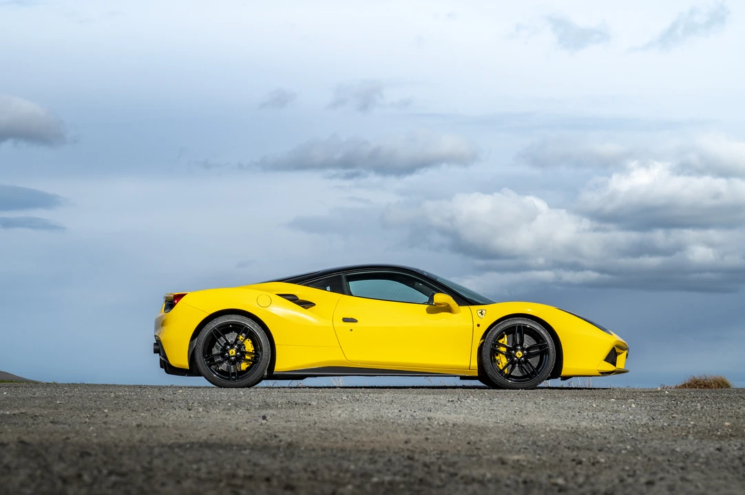 2016 Ferrari 488 GTB - Image 8 of 31