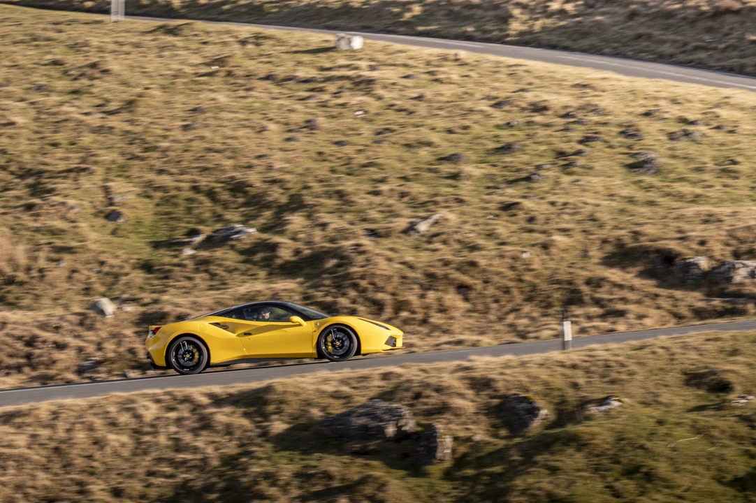 2016 Ferrari 488 GTB - Image 19 of 31