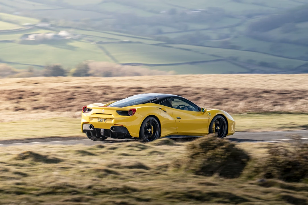 2016 Ferrari 488 GTB - Image 25 of 31