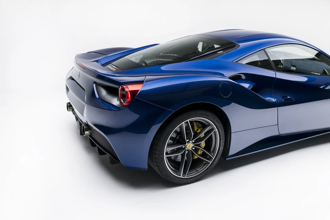 2016 Ferrari 488 GTB - Image 18 of 31