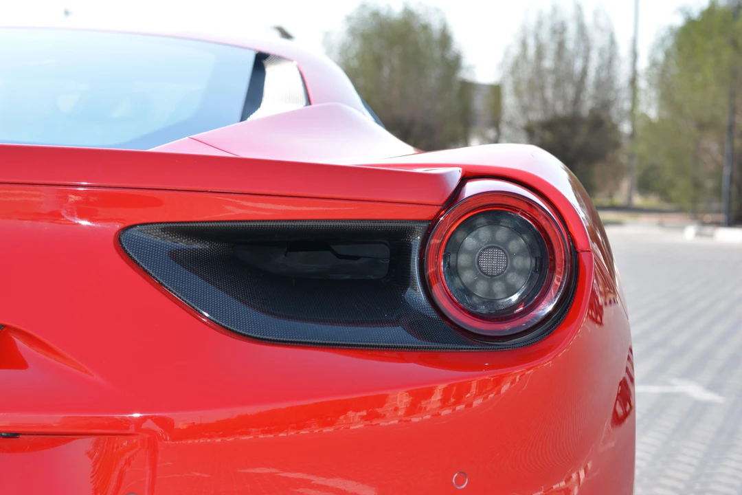 2016 Ferrari 488 GTB - Image 19 of 31