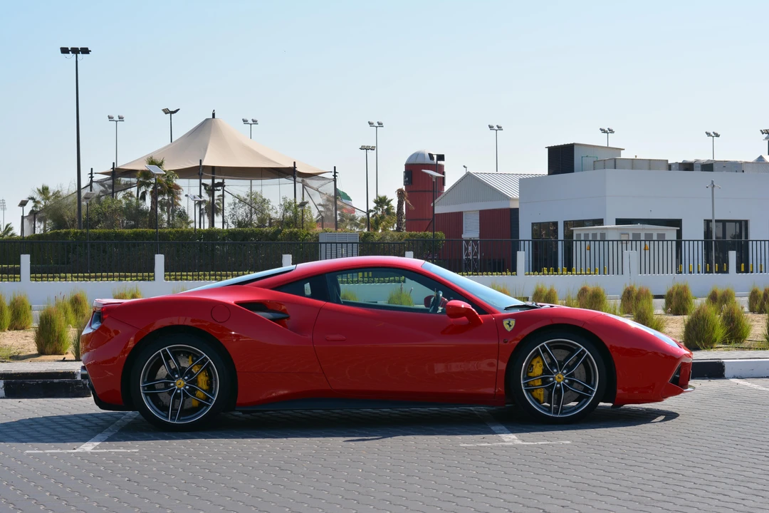 2016 Ferrari 488 GTB - Image 4 of 31