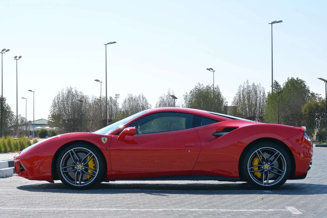 2016 Ferrari 488 GTB - Image 8 of 31