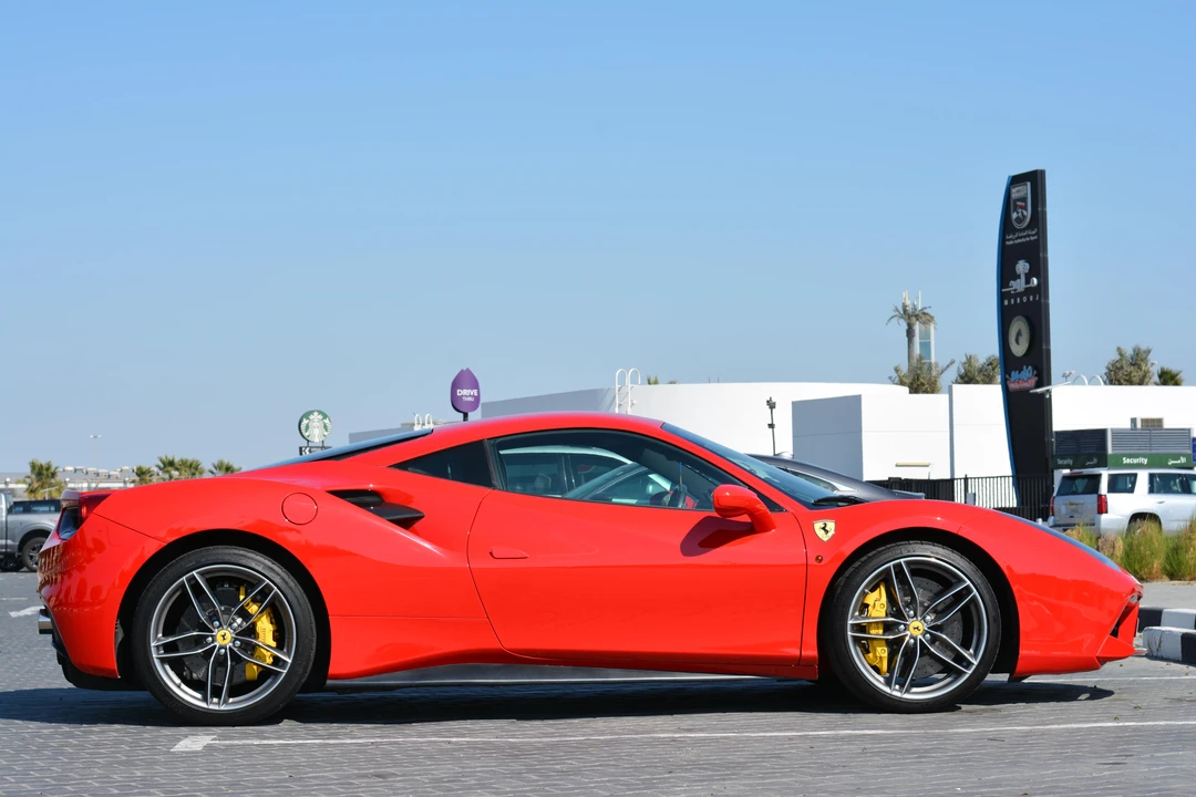 2016 Ferrari 488 GTB - Image 13 of 31