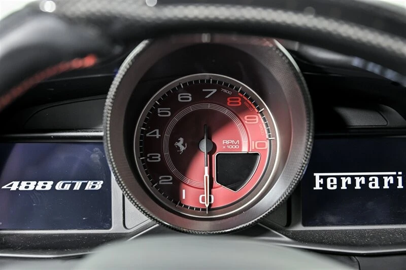 2016 Ferrari 488 GTB - Image 26 of 31
