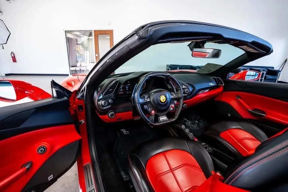 2016 Ferrari 488 Spider - Image 5 of 7