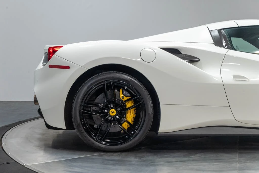 2016 Ferrari 488 Spider - Image 25 of 31