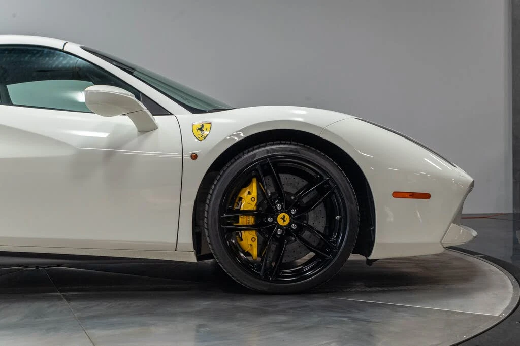 2016 Ferrari 488 Spider - Image 27 of 31