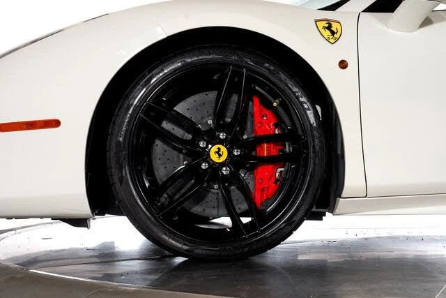 2016 Ferrari 488 Spider - Image 17 of 31