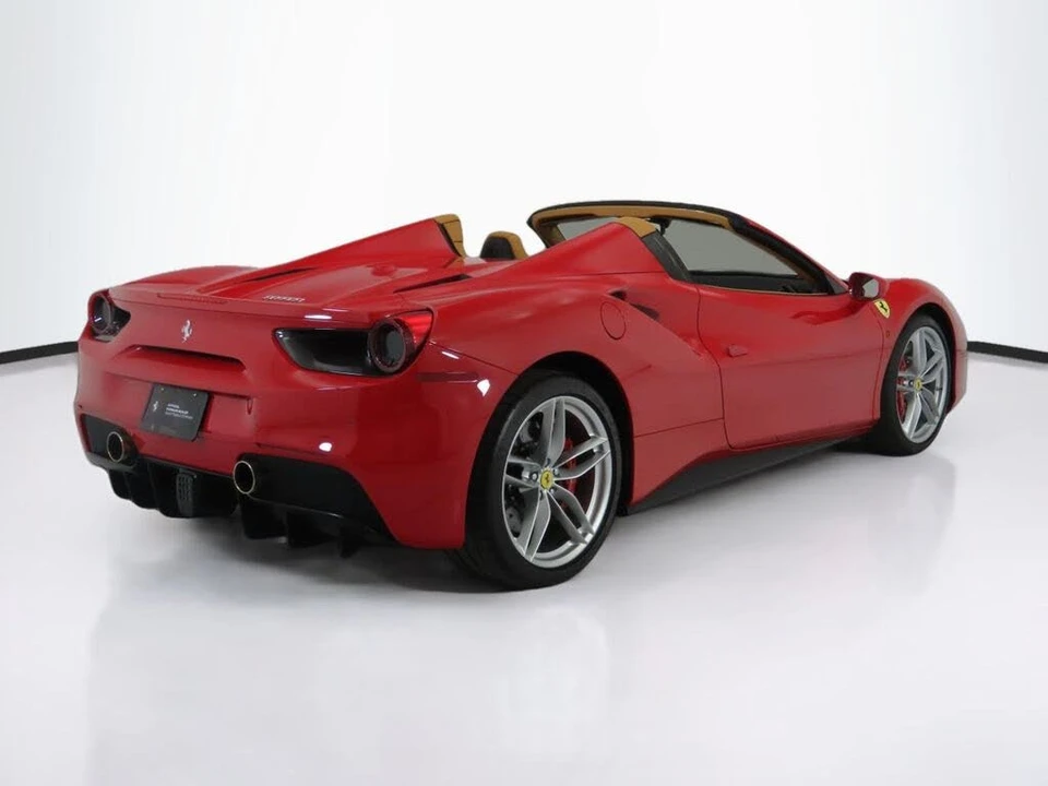 2016 Ferrari 488 Spider - Image 5 of 31