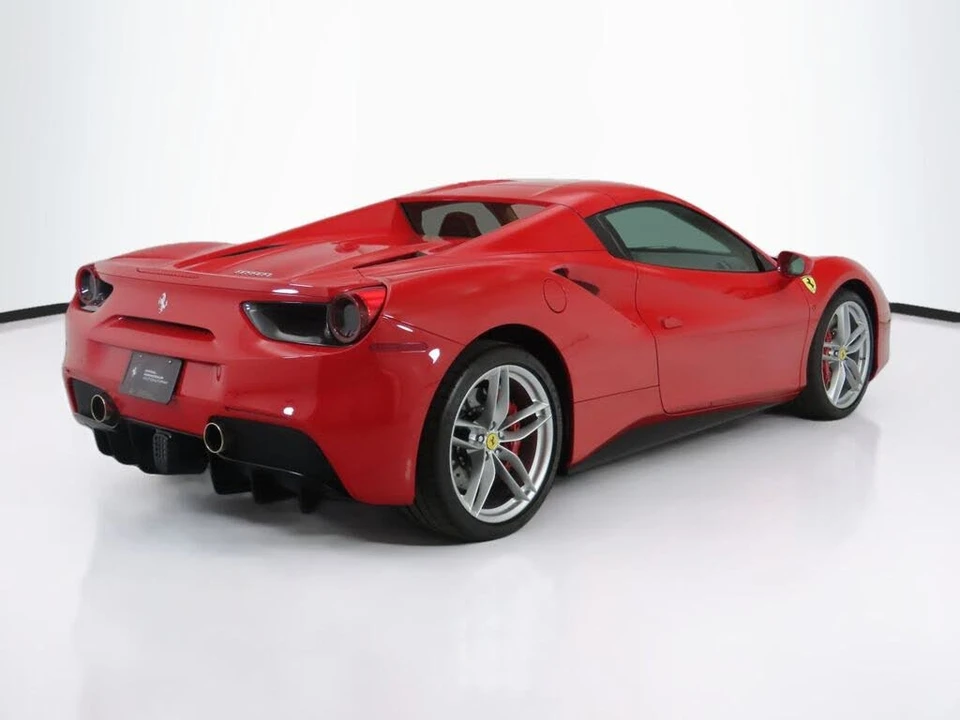 2016 Ferrari 488 Spider - Image 13 of 31