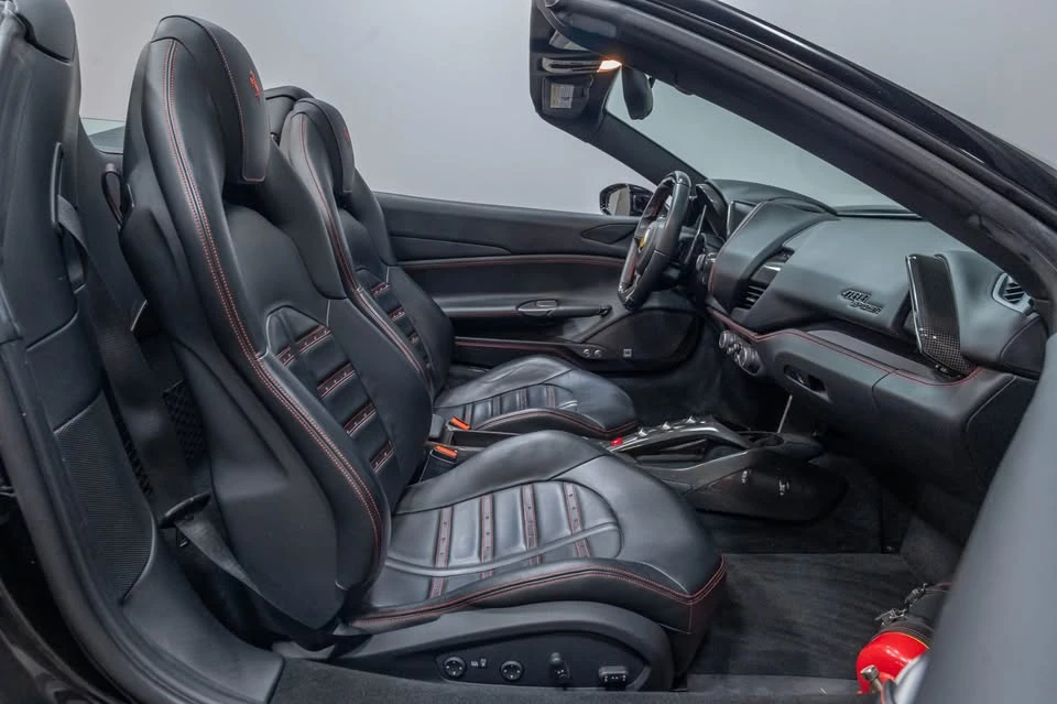 2016 Ferrari 488 Spider - Image 4 of 17