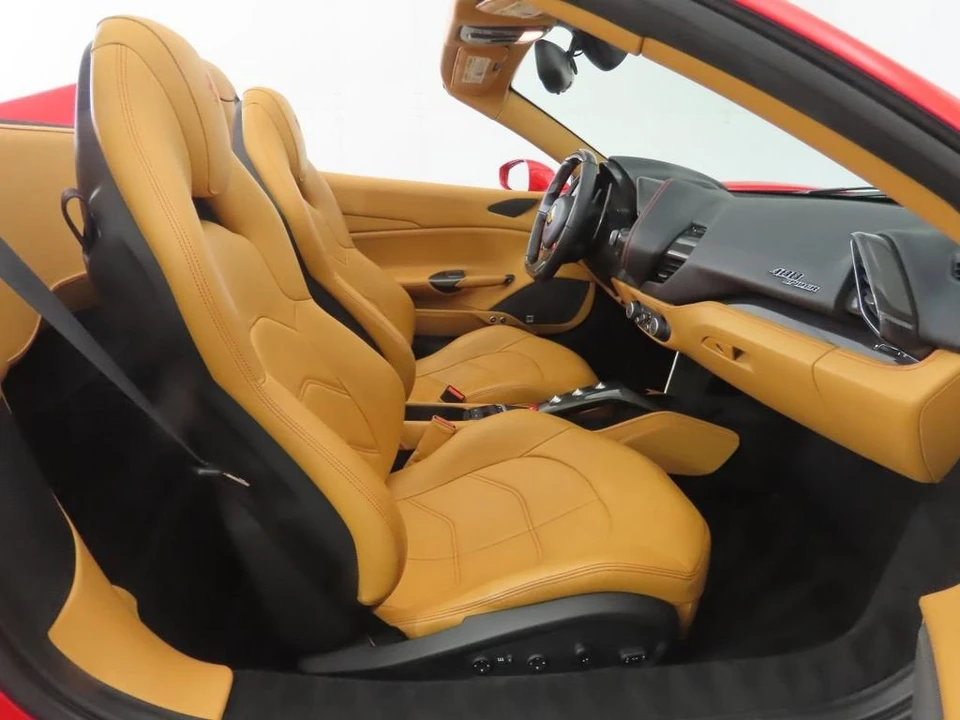 2016 Ferrari 488 Spider - Image 27 of 31