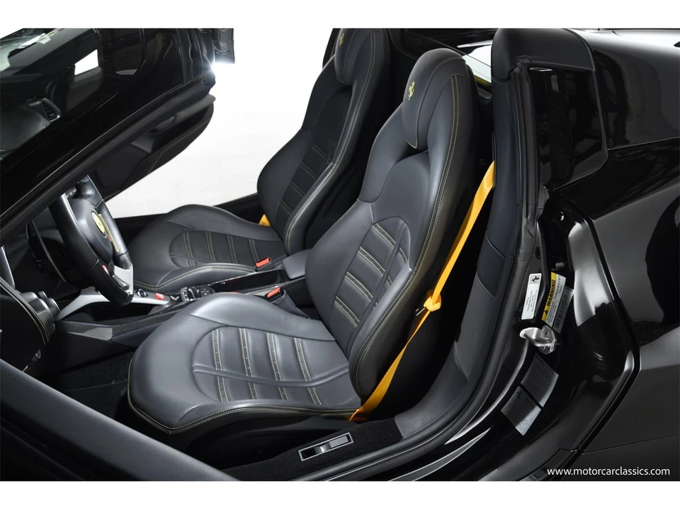 2016 Ferrari 488 Spider - Image 28 of 31
