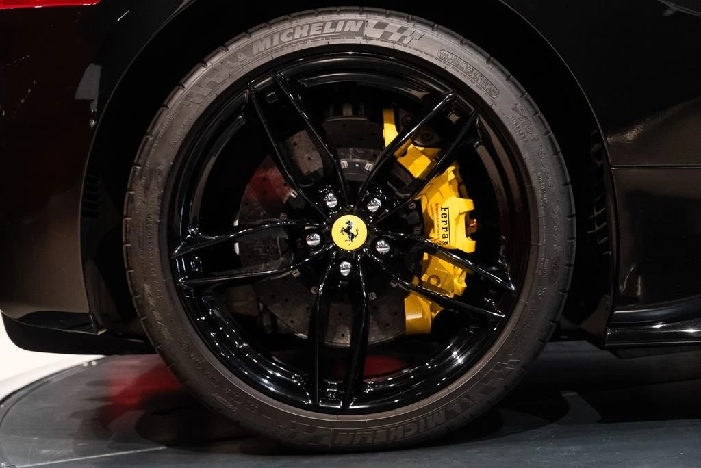 2016 Ferrari 488 Spider - Image 15 of 31